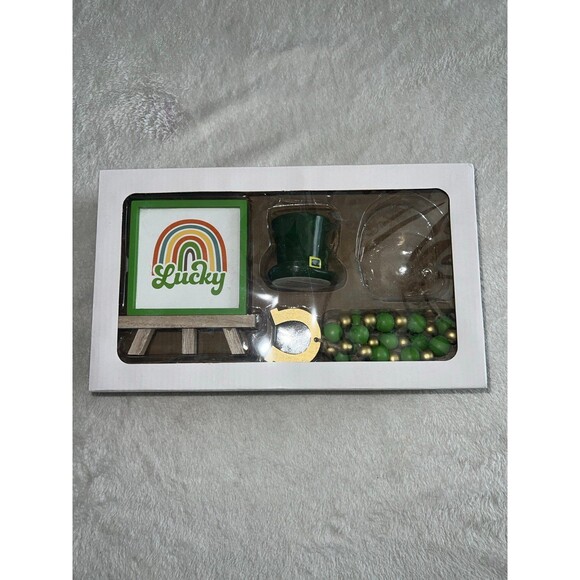 St Patrick’s day decorations - missing pot of gold - Aldi - Picture 1 of 1